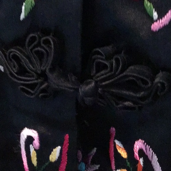 100 % SILK MAO Blouse black M Size bought in Hong Kong , excellent condition. - Picture 4 of 5